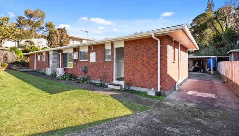 10 Shaldon Crescent , Blagdon