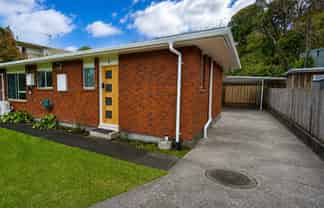10 Shaldon Crescent , Blagdon