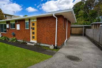 10 Shaldon Crescent , Blagdon
