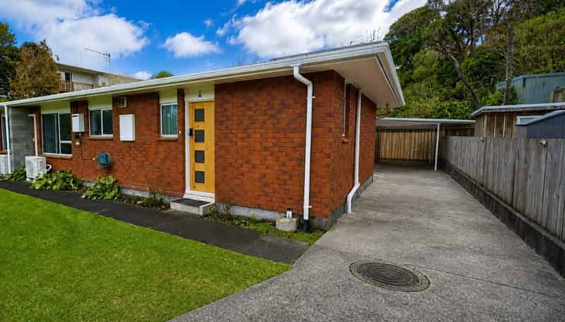 10 Shaldon Crescent , Blagdon