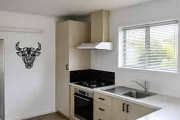 10 Shaldon Crescent , Blagdon