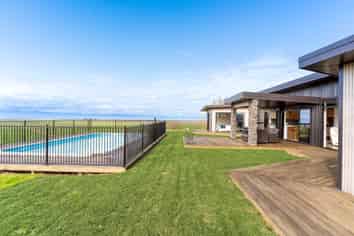 1124B Miranda Road, Kaiaua