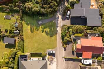 8 Vangioni Lane, Akaroa