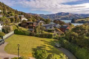 8 Vangioni Lane, Akaroa