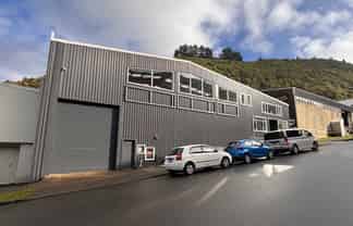 Premium Refurbished warehouse office combo