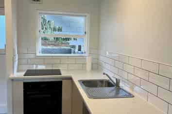 2/2 Mountain View Road, Western Springs
