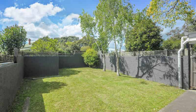 2/2 Mountain View Road, Western Springs