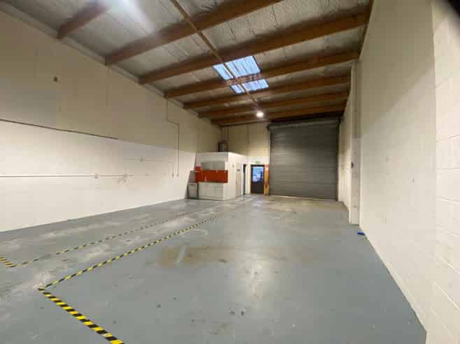 Show Room/Warehouse in Te Rapa Rd