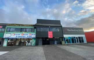 Show Room/Warehouse in Te Rapa Rd