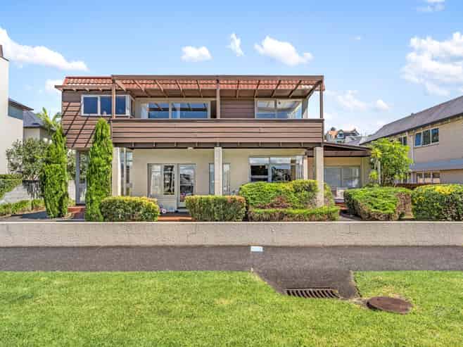 11 The Parade, Saint Heliers