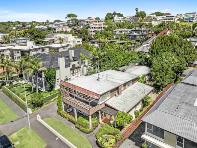 11 The Parade, Saint Heliers