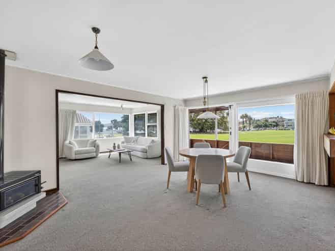 11 The Parade, Saint Heliers