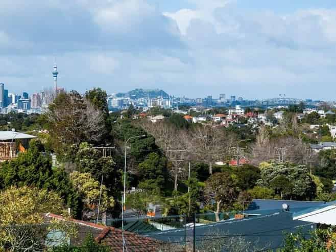 1/100 Lake Road, Northcote