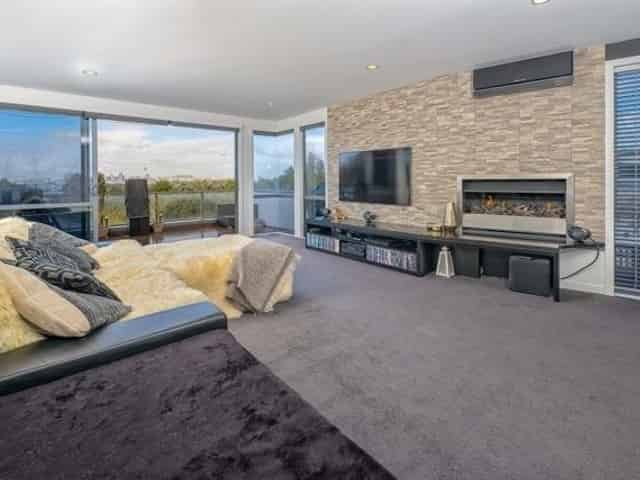 1/100 Lake Road, Northcote
