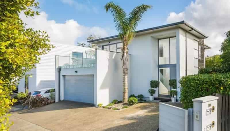 1/100 Lake Road, Northcote