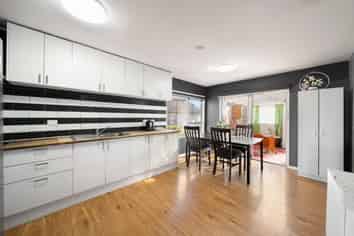 55 Flat Bush Road, Clover Park