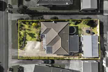 55 Flat Bush Road, Clover Park
