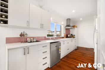 25 Sterling Avenue, Manurewa East