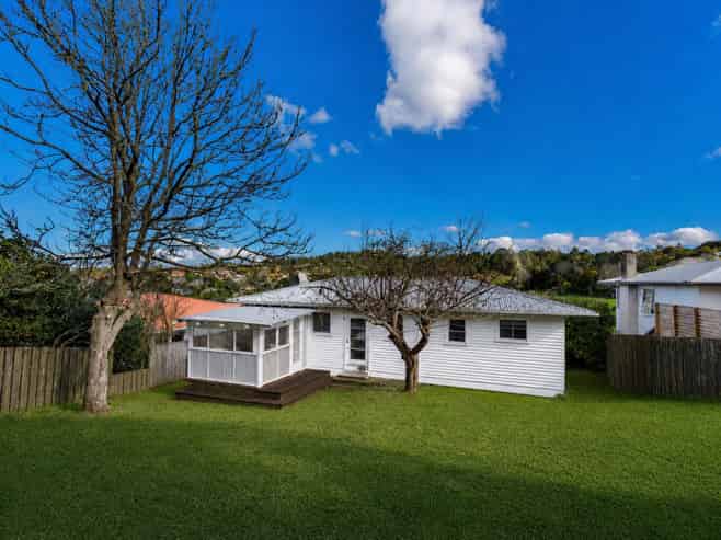 12 Ragley Street, Titirangi