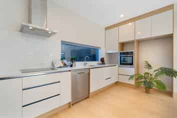 B/24 Pipitea Place, Massey