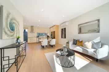 B/24 Pipitea Place, Massey