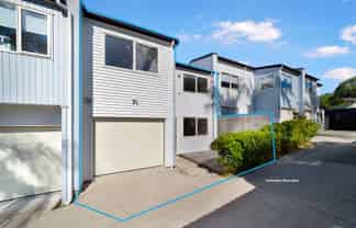 B/24 Pipitea Place, Massey