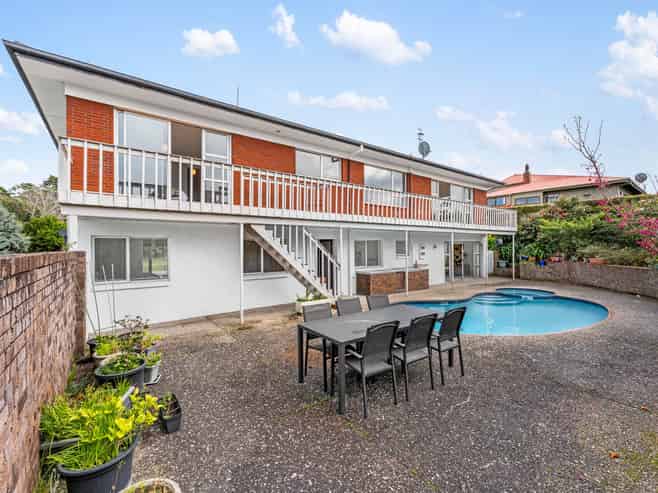 393 Riddell Road, Glendowie