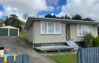 40 Waihora Crescent, Waitangirua