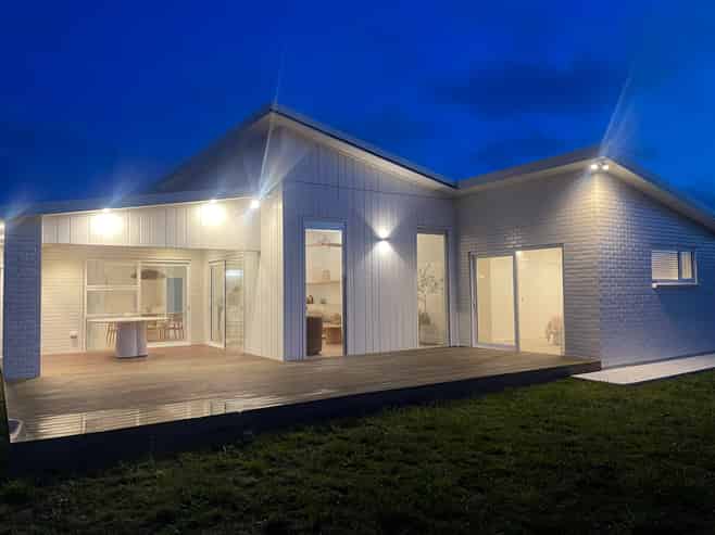17 Waitarere Rise Avenue, Levin