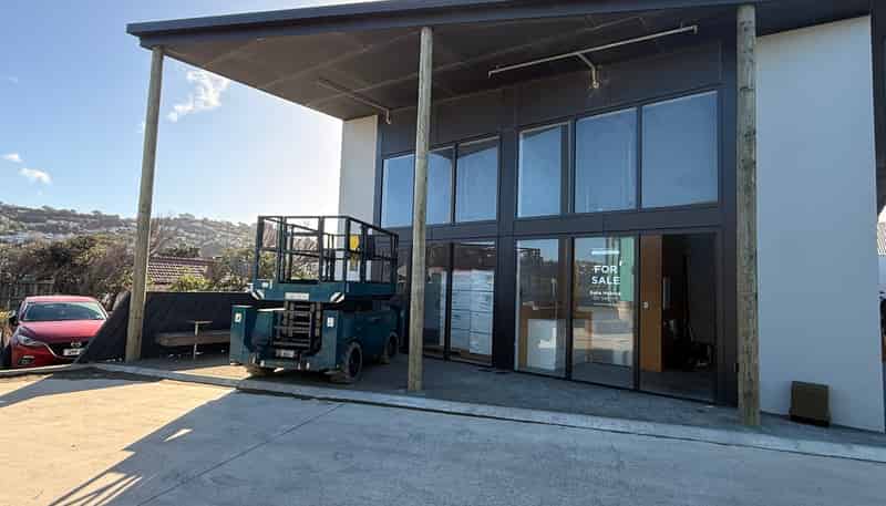 23 & 24/70 Kingsford Smith Street, Rongotai
