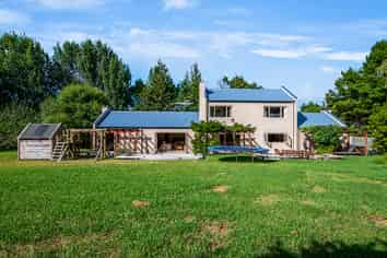 1432 Dairy Flat Highway, Dairy Flat
