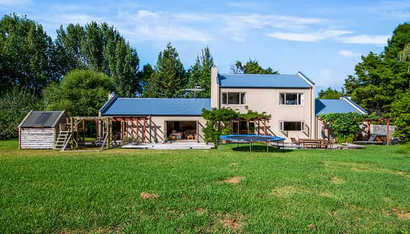 1432 Dairy Flat Highway, Dairy Flat