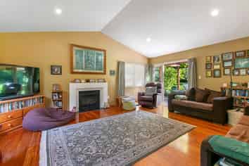 1432 Dairy Flat Highway, Dairy Flat
