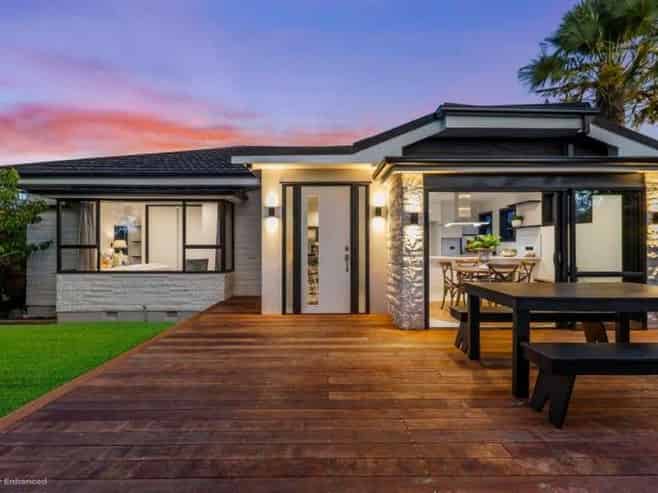 18 Blighs Road, Strowan