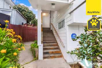 71 Mount Royal Avenue, Mount Albert