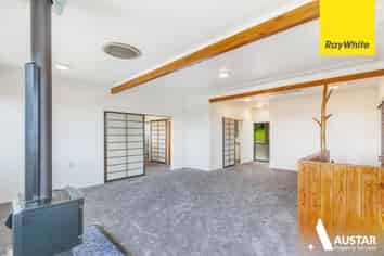 71 Mount Royal Avenue, Mount Albert