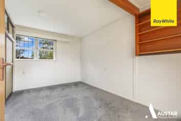 71 Mount Royal Avenue, Mount Albert