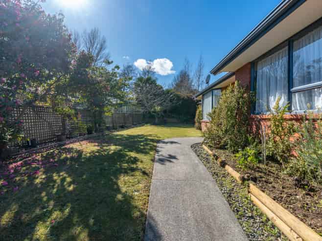 26 Brymer Road, Grandview Heights