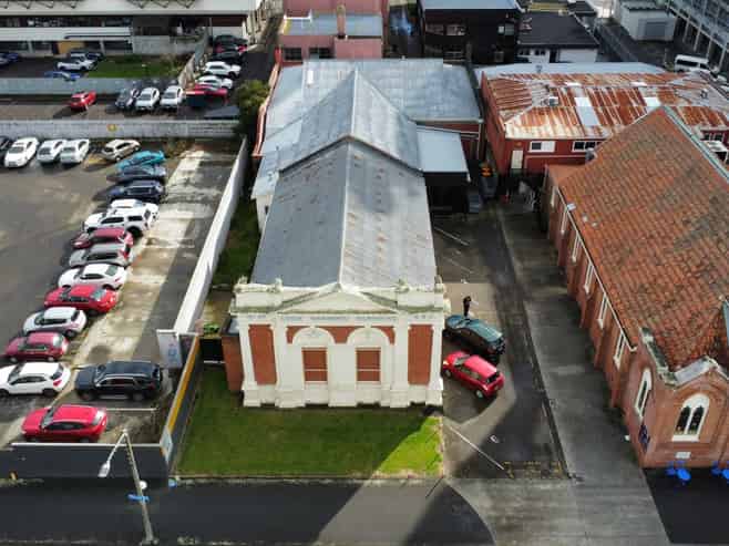 Central commercial space