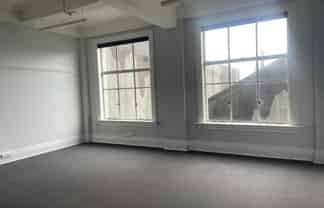 Office Space Available 79m2 - Queens Building