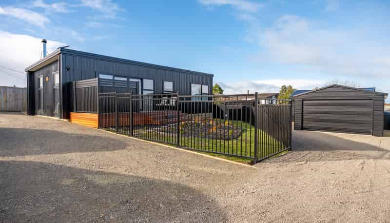 22 Charles Street, Weston