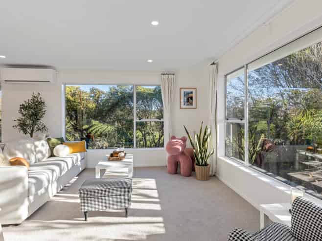 21B Colchester Crescent, Newlands