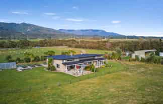 571 Fairdown Road, Westport