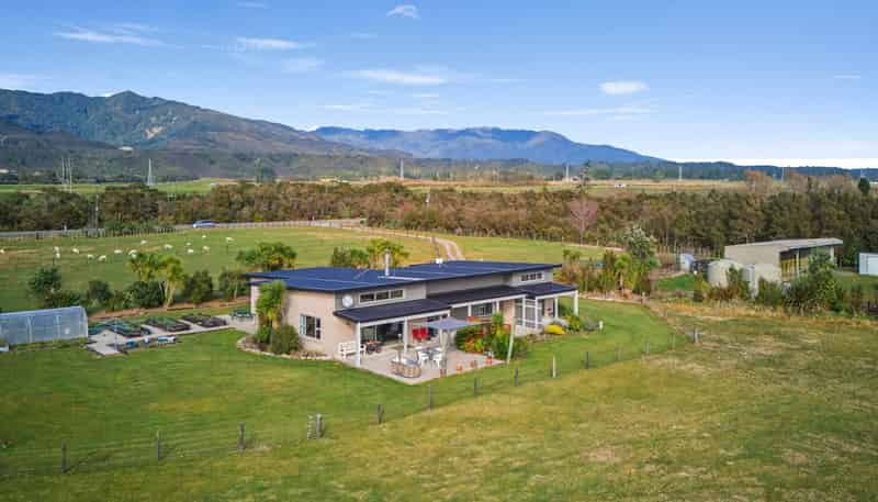 571 Fairdown Road, Westport