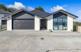 55A  Twin Parks Rise, Papakura