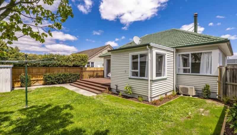 16 Epsom Road, Sockburn