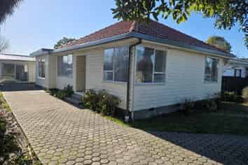 16 Buchanans Rd, Sockburn