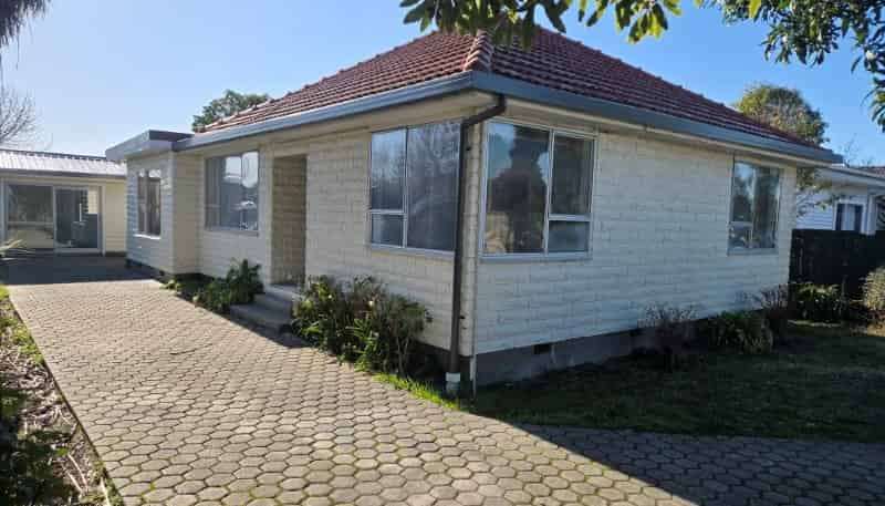 16 Buchanans Rd, Sockburn