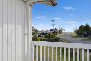 68b Robinson Avenue, Holdens Bay