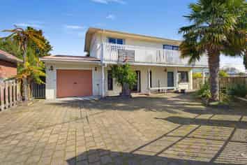 68b Robinson Avenue, Holdens Bay